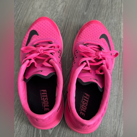 Women’s Nike Fitsole - Size 6.5 - Picture 2 of 4